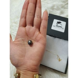 Tahitian Floating Necklace